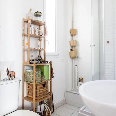 Beautiful & Bright Studio Near Montmartre Daire *