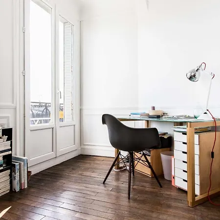 Beautiful & Bright Studio Near Montmartre Paris