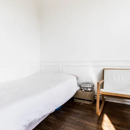 Beautiful & Bright Studio Near Montmartre *