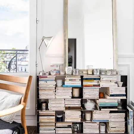 Beautiful & Bright Studio Near Montmartre * Paris